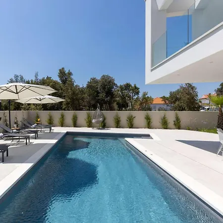 Meta Hébergement de vacances Petrčane