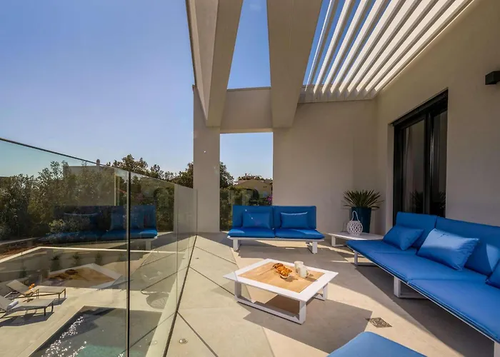 Meta Vikendica Petrcane